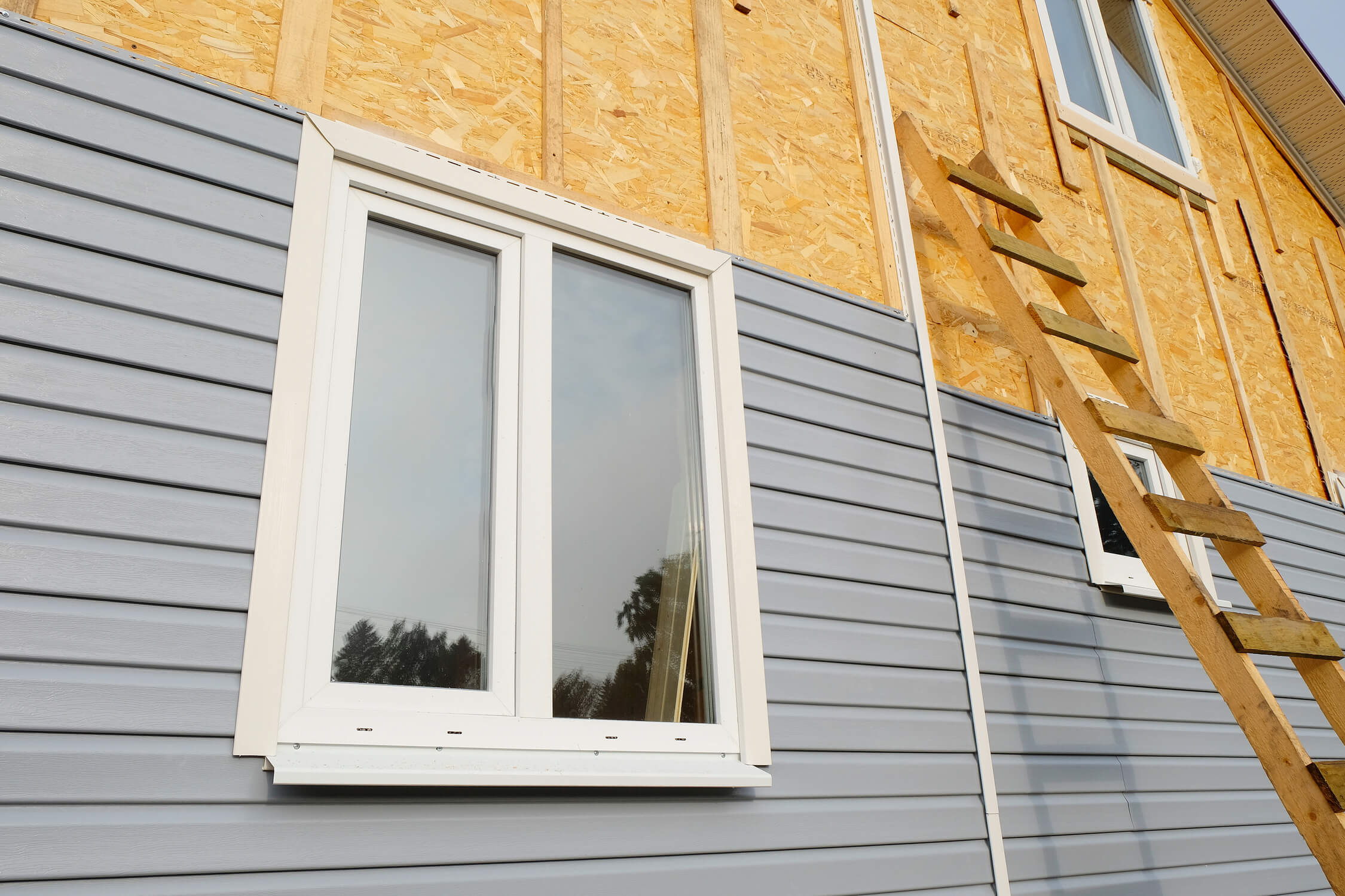 How to Remove and Replace Vinyl Siding